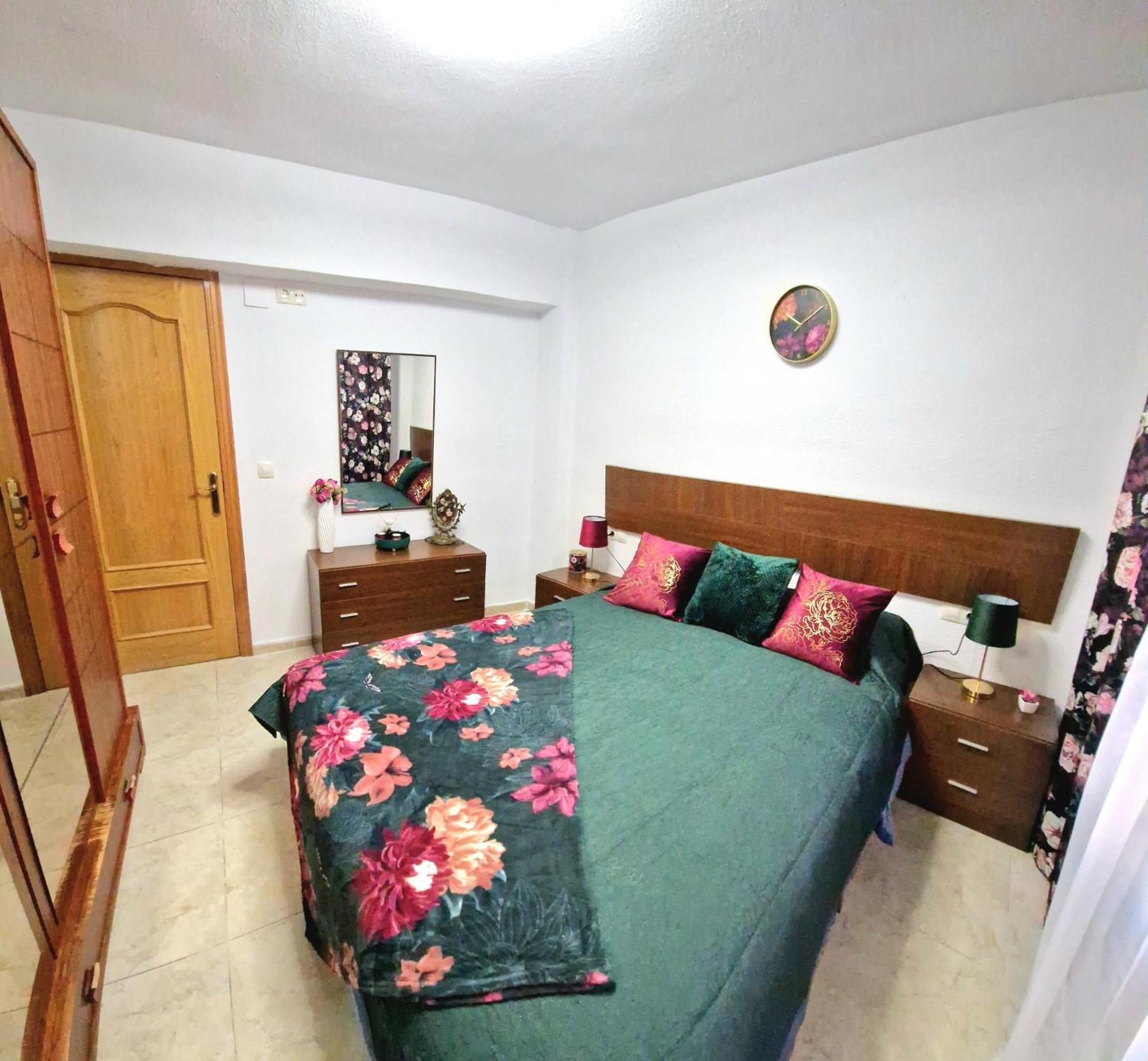 Apartment Svetlana Alicante Bagian luar foto